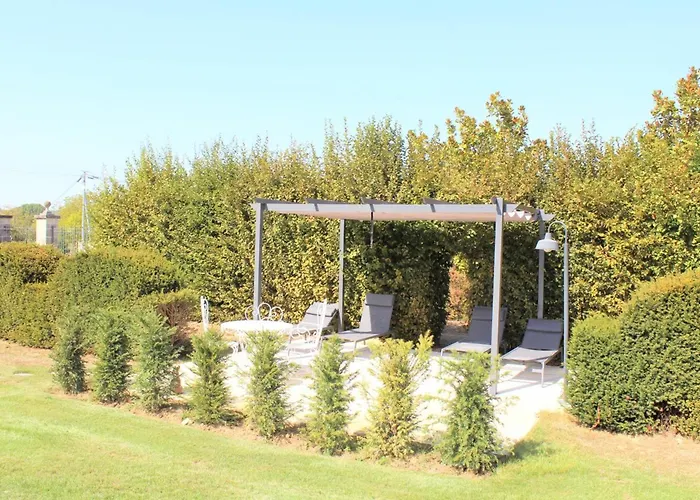 Maison Mitoyenne Charme Xixe Avec Jardin En Dordogne - Fr-1-616-195